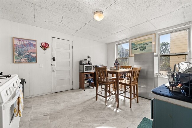 Photo - 427 Medford St Unit 2R