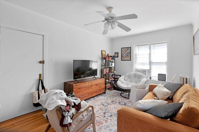 Photo - 654 W Oakdale Ave Unit 3n