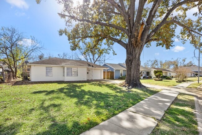 Photo - 6711 Schiller St