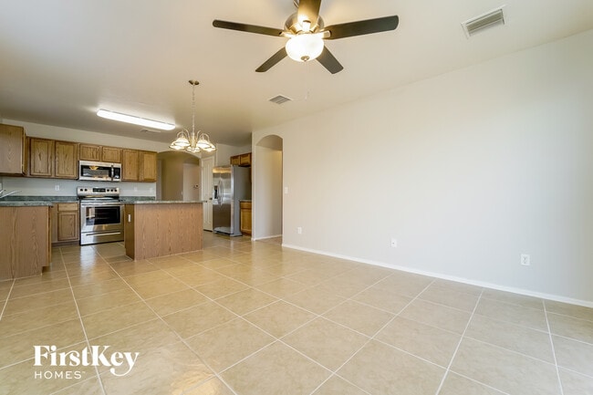 Photo - 2046 Silver Grass Pl