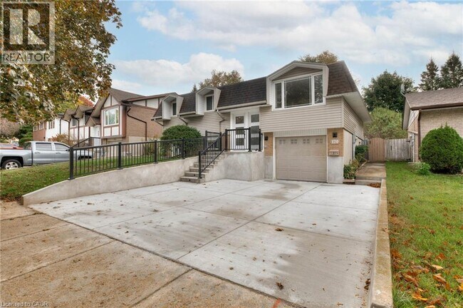 Photo - 170 Wheatfield Crescent