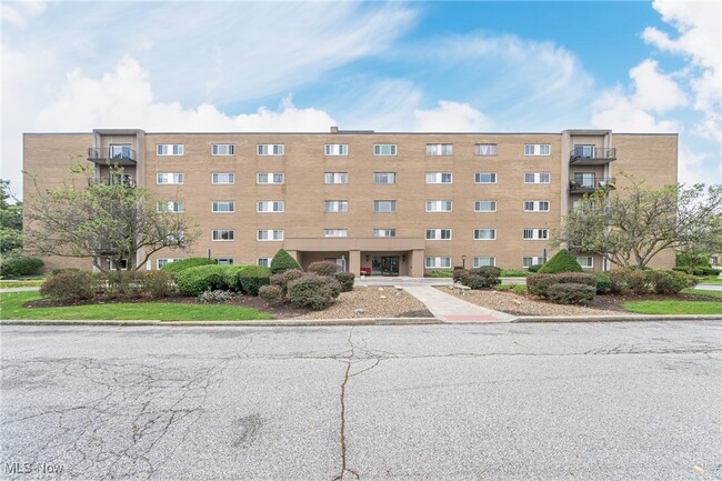 Photo - 20333 Detroit Rd Condo Unit 513