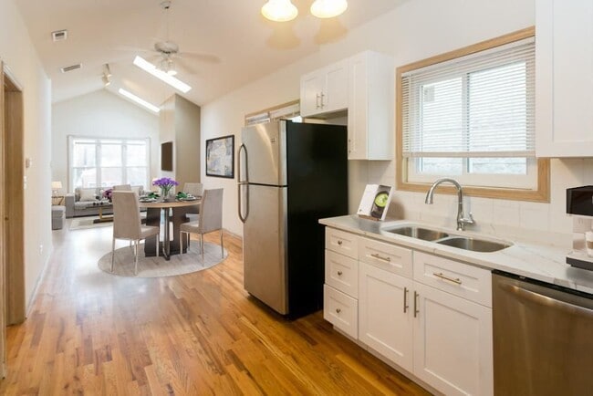 Photo - 1443 W Walton St Unit 3