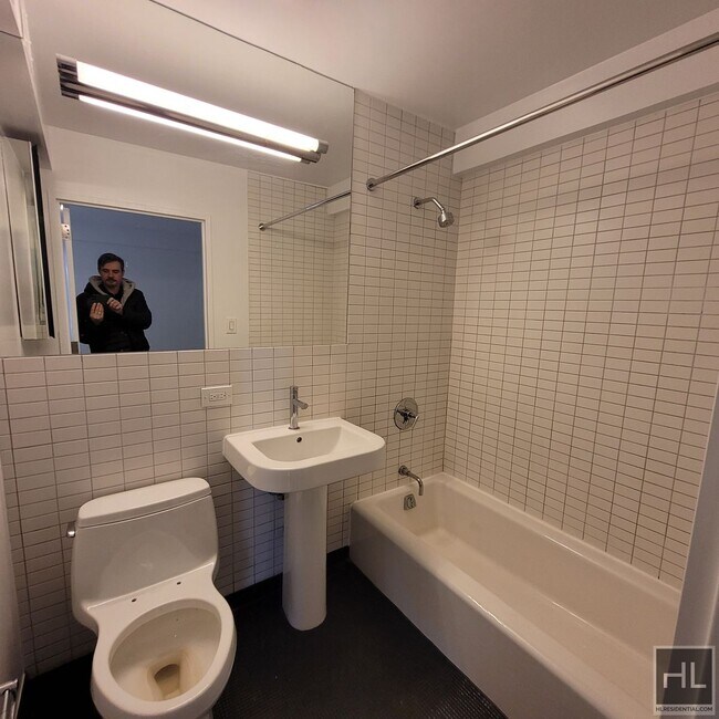 Photo - East 39th Street Unit 7J