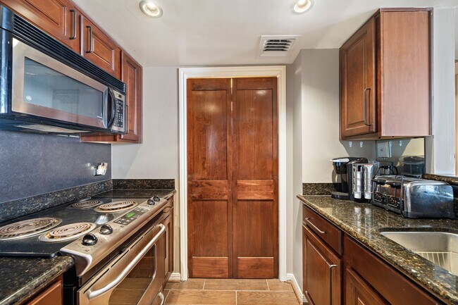 Photo - 3525 Sage Rd Unit 1111