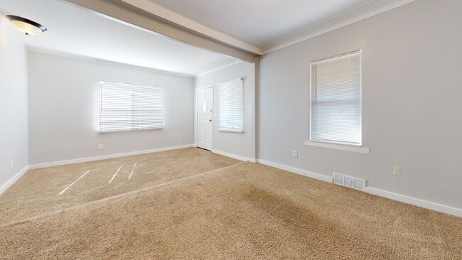 Photo - Charming 2-Bedroom Ranch for Lease in Warren