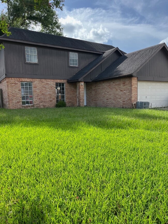 Building Photo - 16346 Quail Hunt Dr Rental