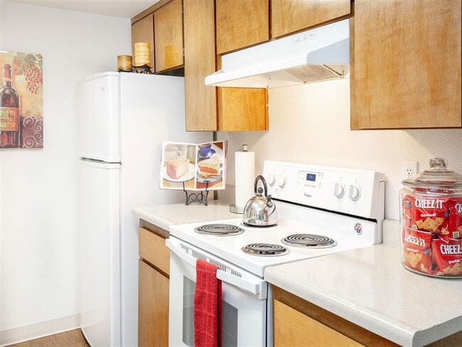 Kitchen Appliances at Courtyard at Central Park