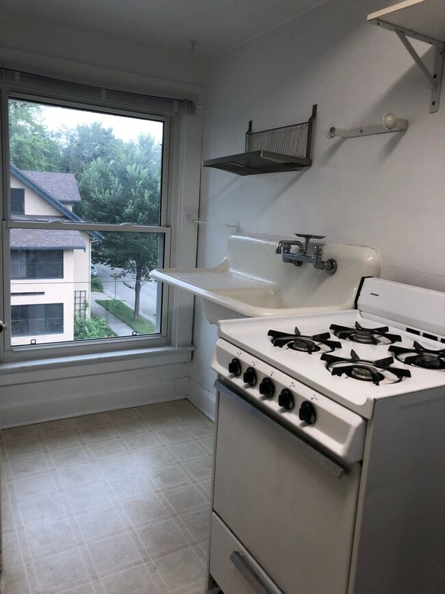 Photo - 1259 Spaight St Unit #3