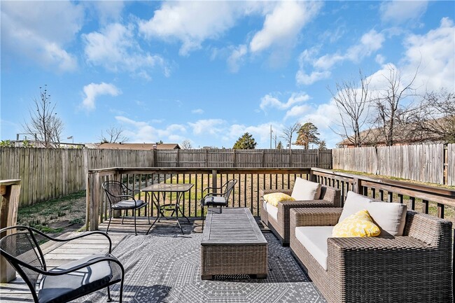 Photo - 442 SW Glover St