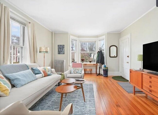 Building Photo - 181 Pleasant St Rental