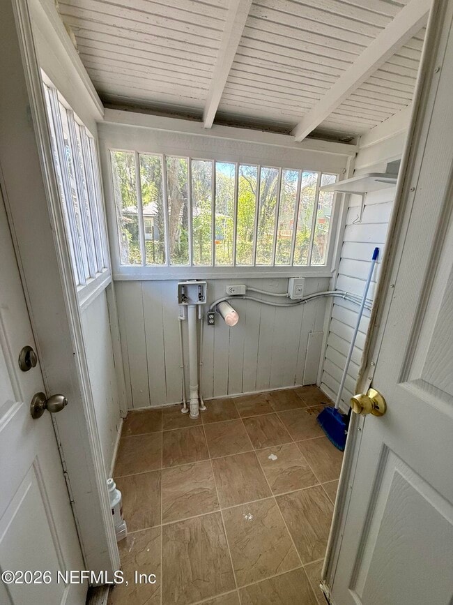 Photo - 28 W 35th St