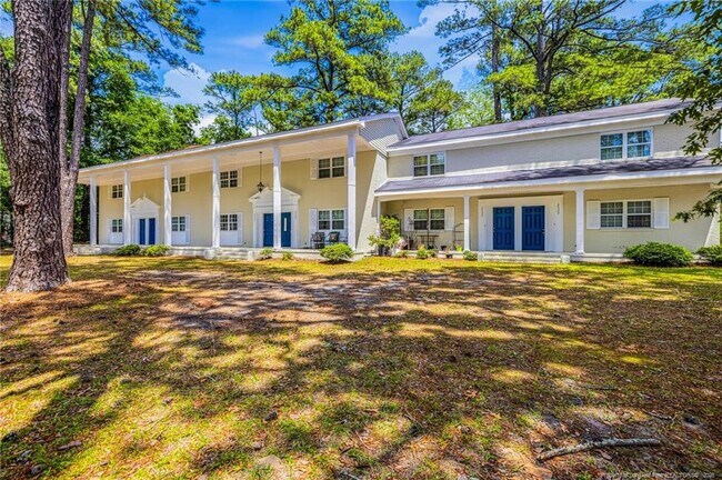 2326 Barrington Cir