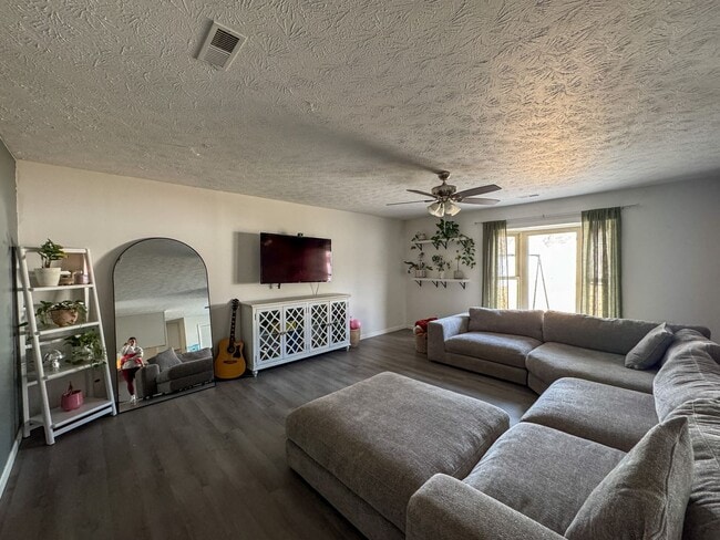 Photo - Charming 3 Bed 2 Bath Home with Fenced Yard