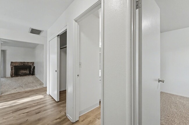 Photo - 0385 Unit 1231