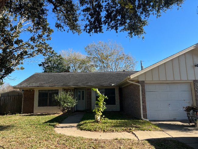 Building Photo - 302 Navajo Dr