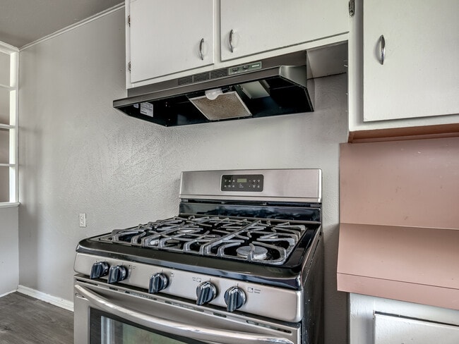 Photo - 1221 NE 44th St