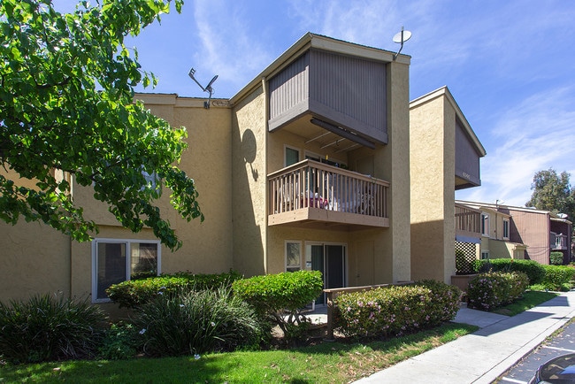 Building Photo - Mission Valley 1 Bedroom Condo w/ Pool, Spa, Fitness Center!