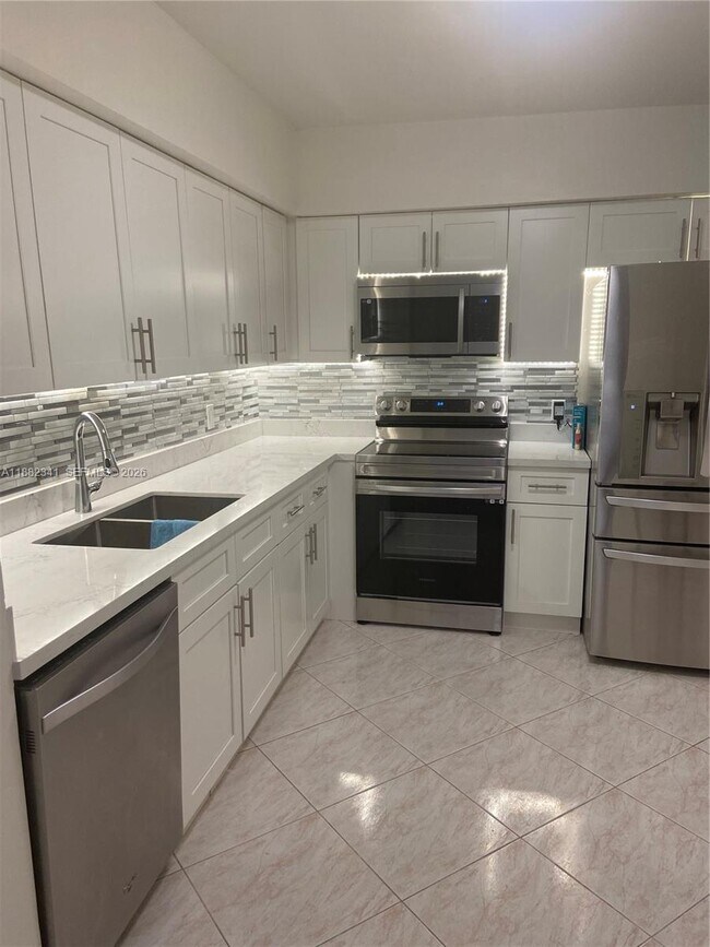 Photo - 1301 NE 7th St Unidad 106
