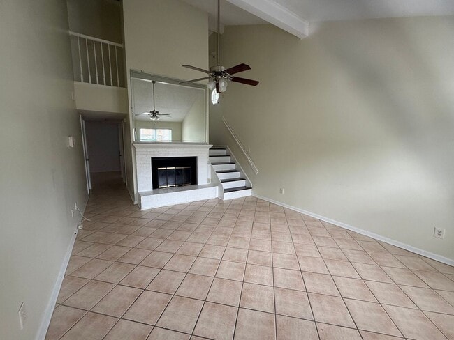 Photo - Nice 2 bedroom, 1.5 Townhouse