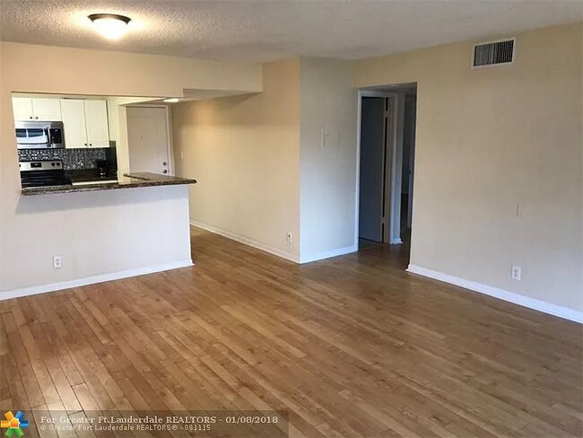 Photo - 770 SE 2nd Ave Unit F202