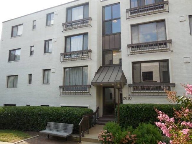 Building Photo - 2610 Tunlaw Rd NW Unit 1 & Pkg #11