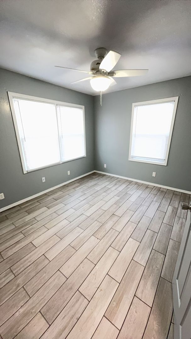 Photo - 2621 W Maine St