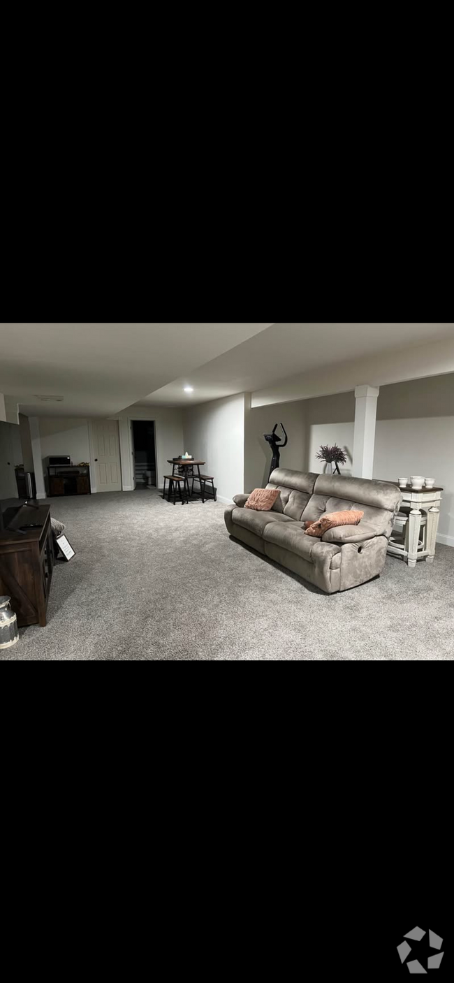 Building Photo - 121 Red Bud Ln Unit Apartment for rent
