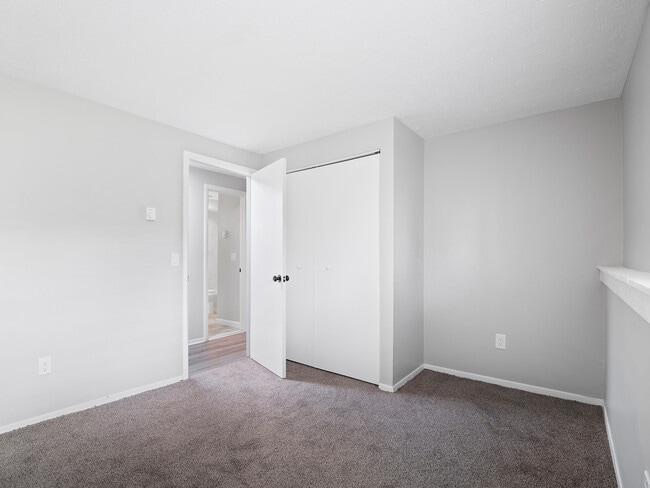 Pinegrove Apartments