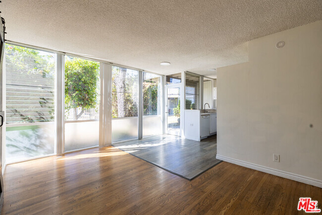 Building Photo - 3330 S Sepulveda Blvd Rental