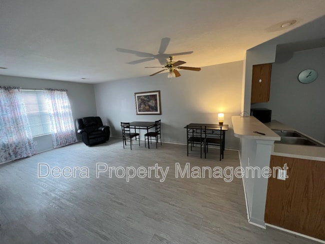 Photo - 522 S Sunrise Dr