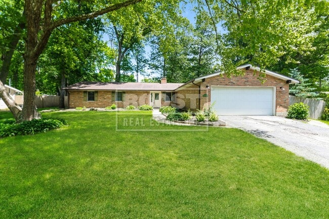 Building Photo - 4 Bed 2 and a Half Bath Single Family Home!