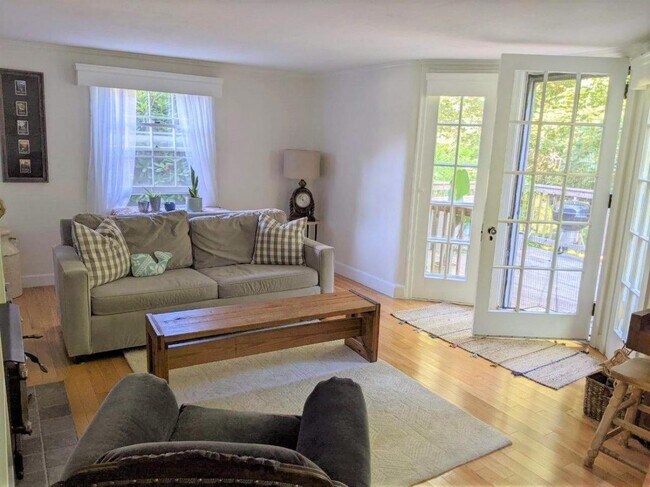 Photo - Charming 4-Bed, 1.5 Baths in Holden, MA