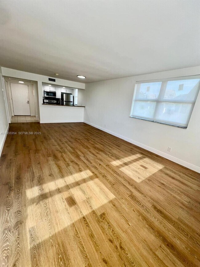 Photo - 8180 Geneva Ct Unidad 531