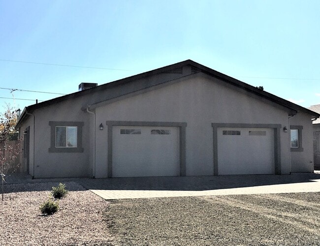 Building Photo - 8715 Spouse Dr Unit A