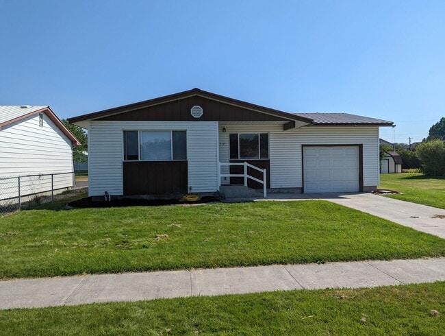 Building Photo - Great 3 bedroom 1 bath home!