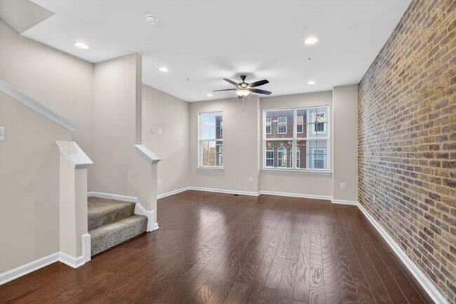 Photo - 7125 Masonry Aly