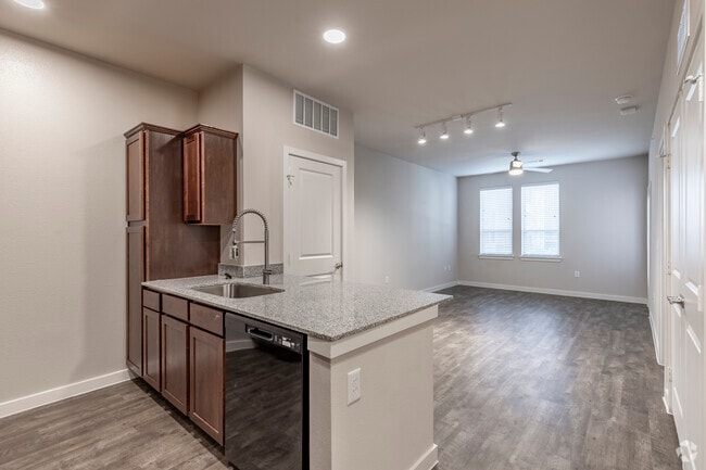 1HAB, 1BA - 670 ft² - Lofts at Ventura