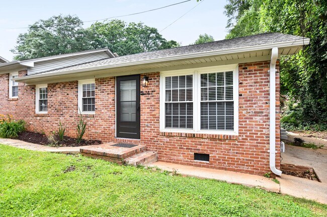 Building Photo - Tour Today! Beautiful redesigned corner co... Unit 3141 Orleans Court Rental
