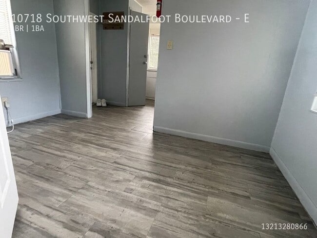 10718 SW Sandalfoot Blvd Unidad E