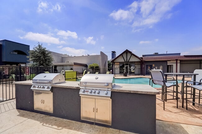 717 Ventura South Apartments