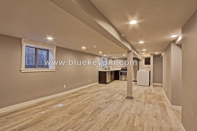 Photo - 2 Bed, 1 Bath Unit in Laurelhurst Plex