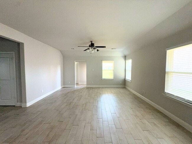Photo - 609 Tartane Dr