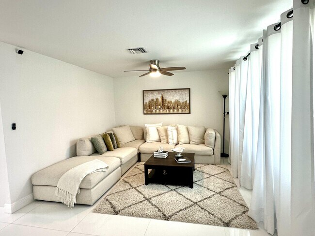 Photo - 121 Eider Ct