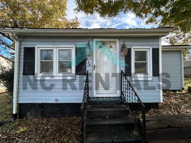 Building Photo - 715 3rd Ave