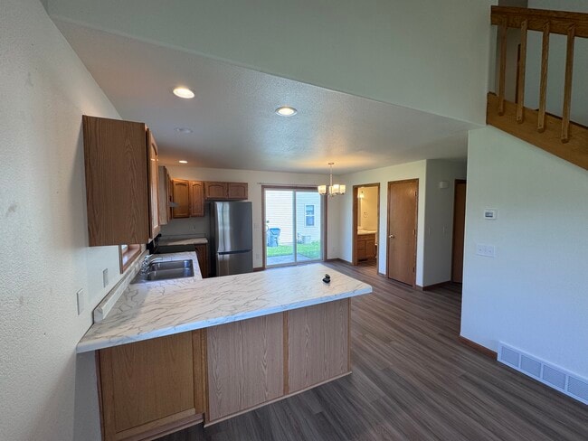 Photo - 627 E Pine St