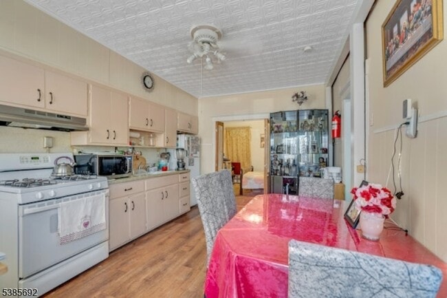 Photo - 512 McBride Ave