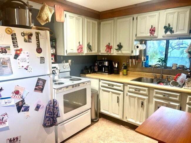 Photo - 2803 S 1000 E