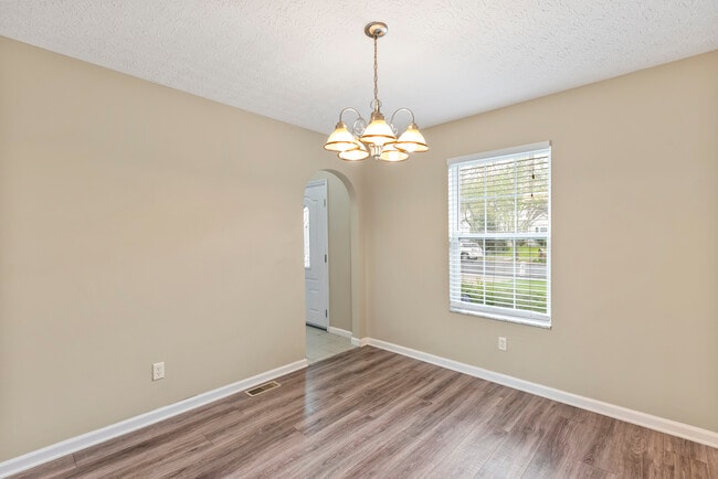 Photo - 537 Ablemarle Cir