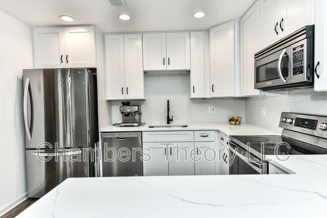 Photo - 1110 N Randolph St